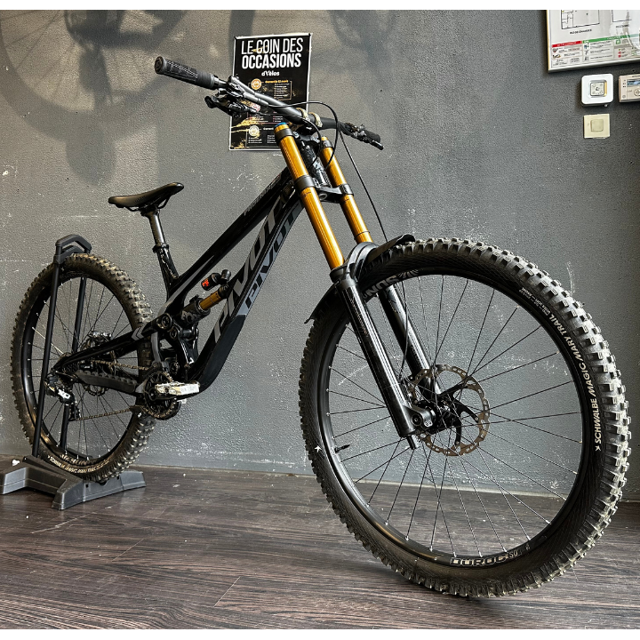 PIVOT vtt DH Phoenix XT carbone - taille L - OCCASION