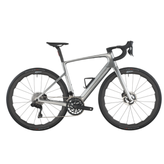 Scott Fastlane Premium disponible chez dVélos | vélo route électrique carbone