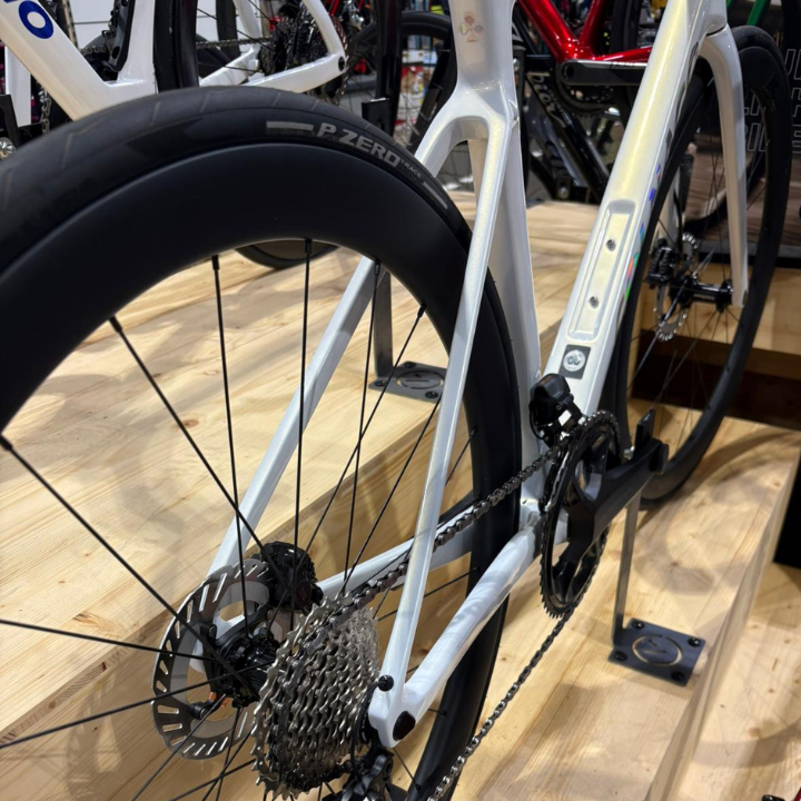 COLNAGO V4RS DISC ULT R8170 VISION - taille 48.5 - BLANC NACRE