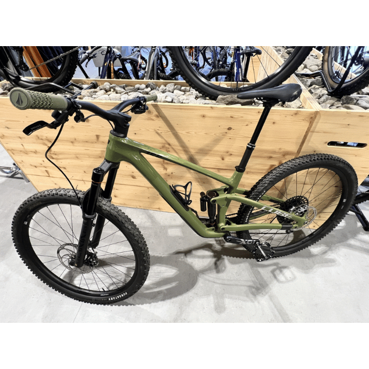 Cube Stereo C62 155 2025 d’occasion (M) – VTT enduro carbone SRAM AXS